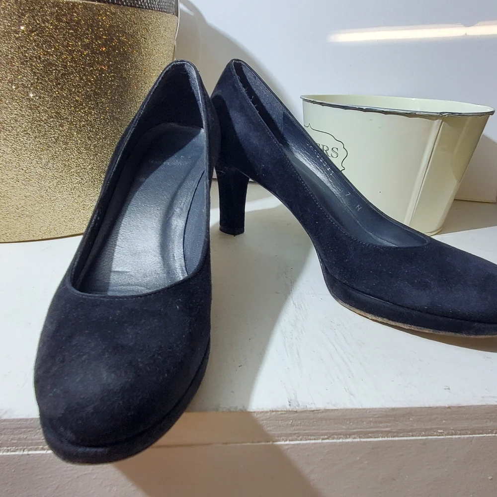 Stuart Weitzman heels 7 black suede platforms dark